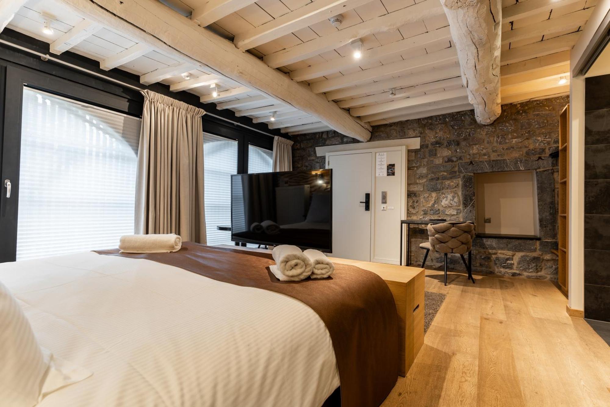Hotel Le Manoir マルシュ・アン・ファメンヌ エクステリア 写真