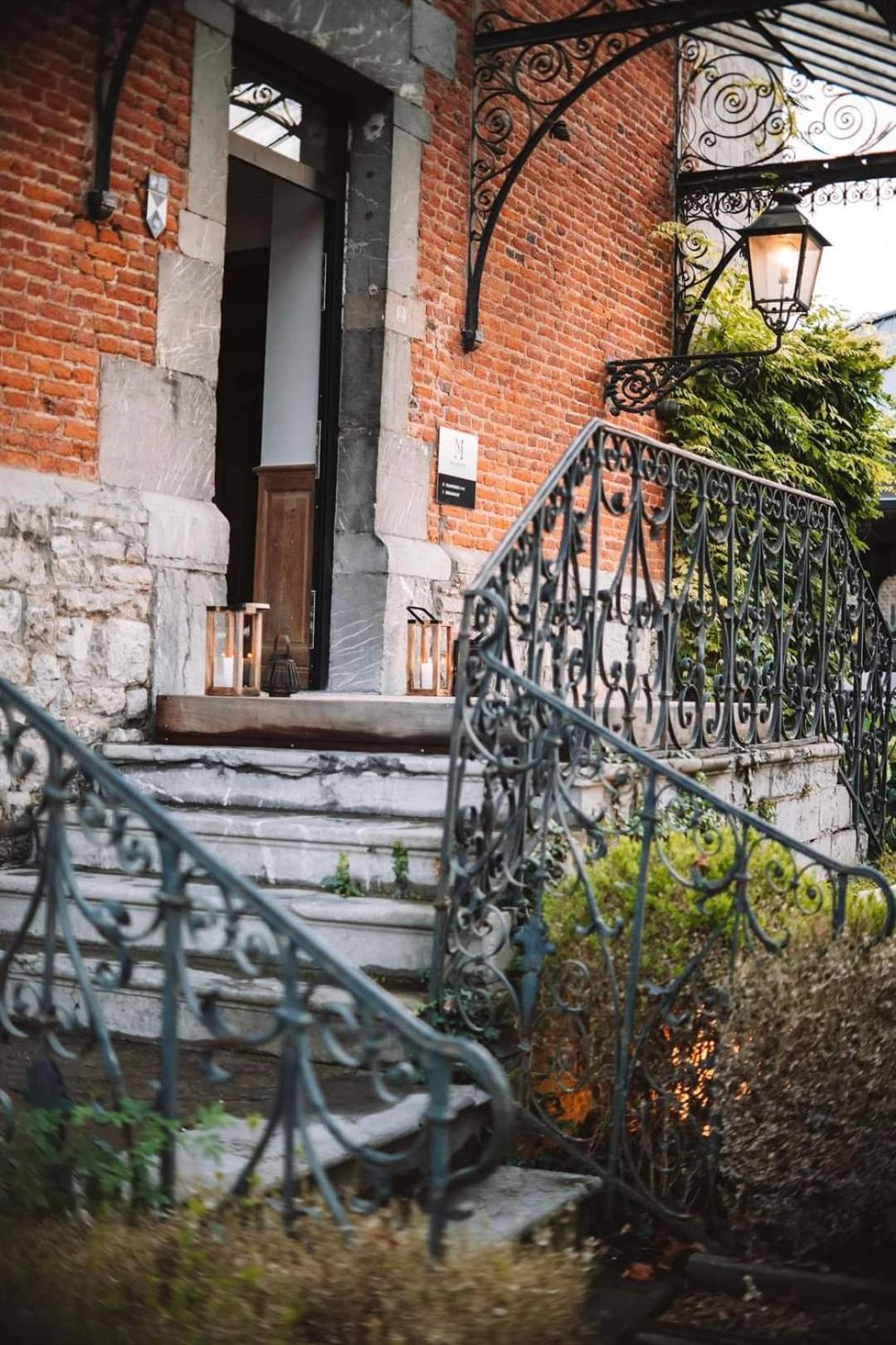 Hotel Le Manoir マルシュ・アン・ファメンヌ エクステリア 写真