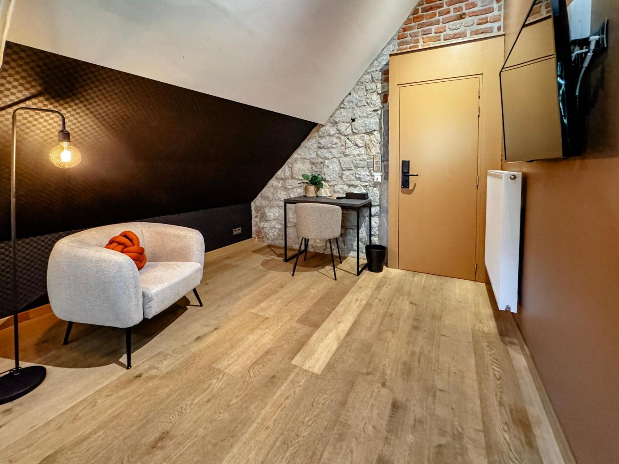 Hotel Le Manoir マルシュ・アン・ファメンヌ エクステリア 写真